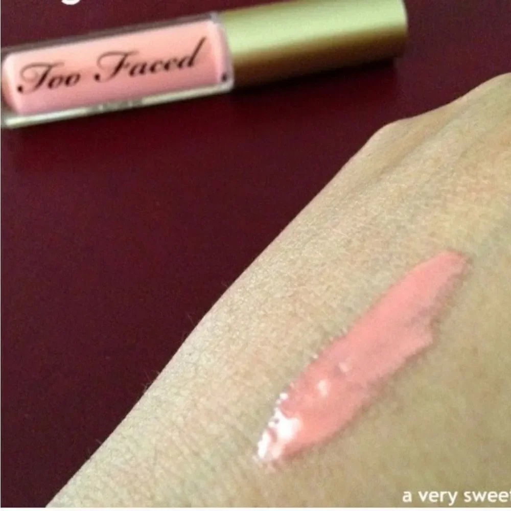 New Too Faced Lip Gloss - Naked Dolly